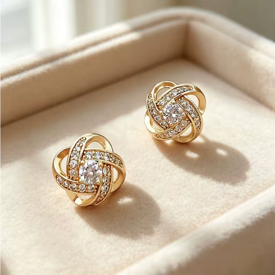 Luxuriöse Ohrstecker aus Gold und Zirkonia