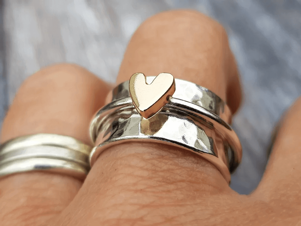Meloodia – Silberring mit Herzmuster