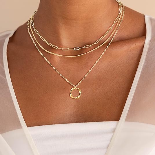 Nina – Vintage-Halskette mit Goldplatte und Anhänger