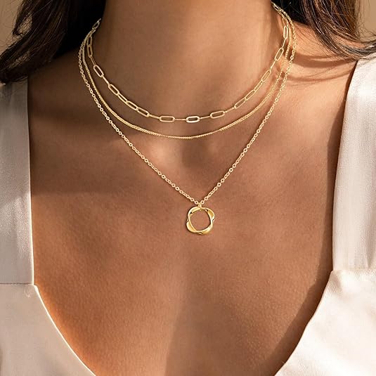 Nina – Vintage-Halskette mit Goldplatte und Anhänger
