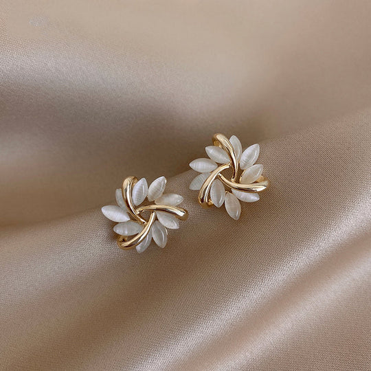 Courtney – runde Ohrstecker mit Opal-Details