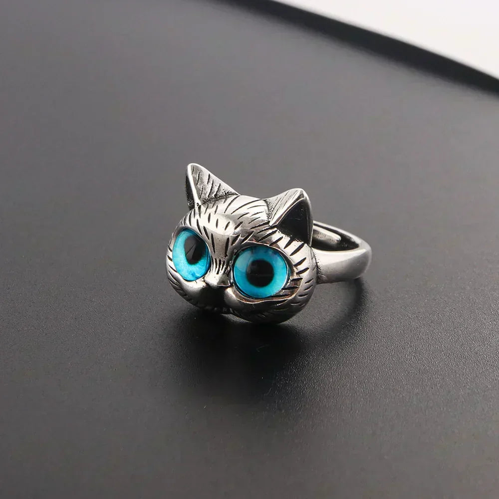 Vintage-inspirierter Ring in Silberfarbe mit blauen Katzenaugen