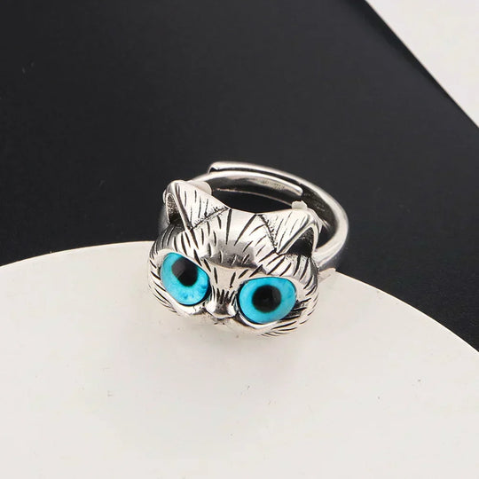 Vintage-inspirierter Ring in Silberfarbe mit blauen Katzenaugen