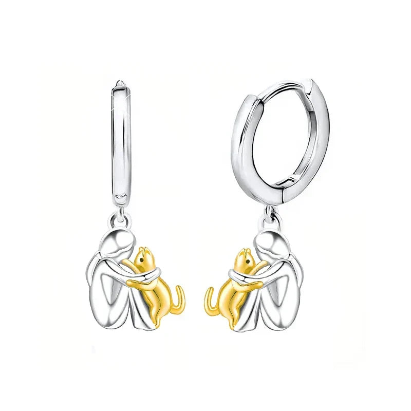 Zweifarbige ”Cat Hug”-Ohrringe in Silber und Gold