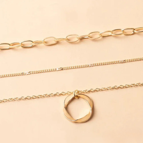 Nina – Vintage-Halskette mit Goldplatte und Anhänger