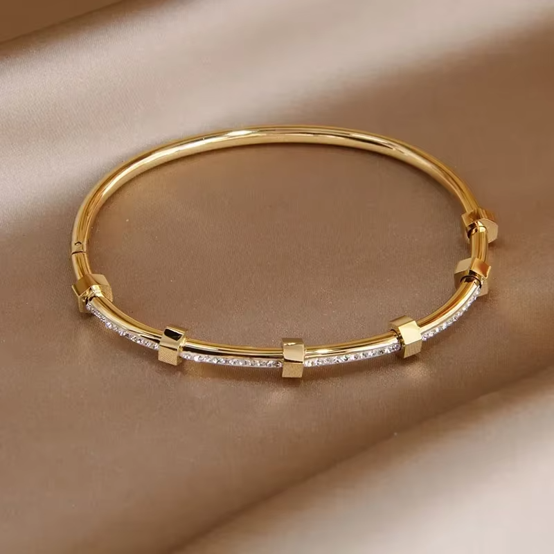 Madison – goldplattiertes Armband mit Moissanit-Details