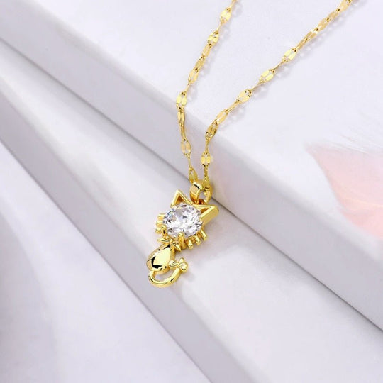 Goldplattierter Katzenanhänger mit Zirkonia