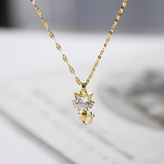 Goldplattierter Katzenanhänger mit Zirkonia