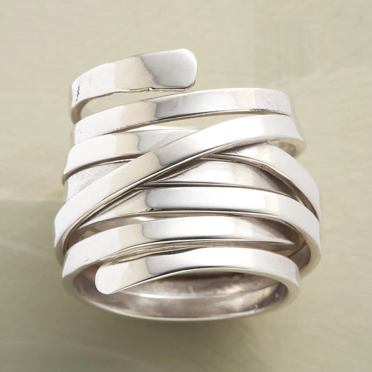Hazel – Vintage-inspirierter Mehrring-Ring in versilbertem Metall