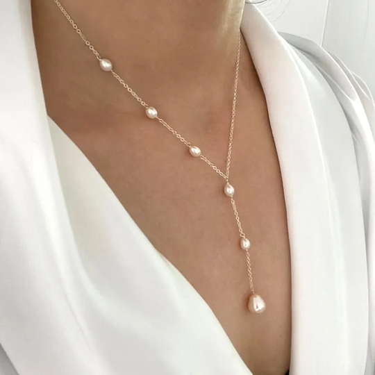 Iris – Vintage-Perlenkette mit tropfenförmigem Anhänger